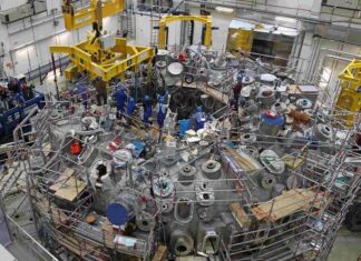 Stellarator W7-X accelera verso la fonte di energia pulita Gli stellarator QI promettono una fonte di energia pulita, sicura e praticamente illimitata.