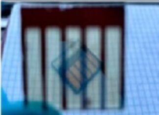 Cnr, “manipolate” le celle solari semitrasparenti a perovskite realizzati elettrodi trasparenti nel visibile in un ampio intervallo di angoli di incidenza della luce.